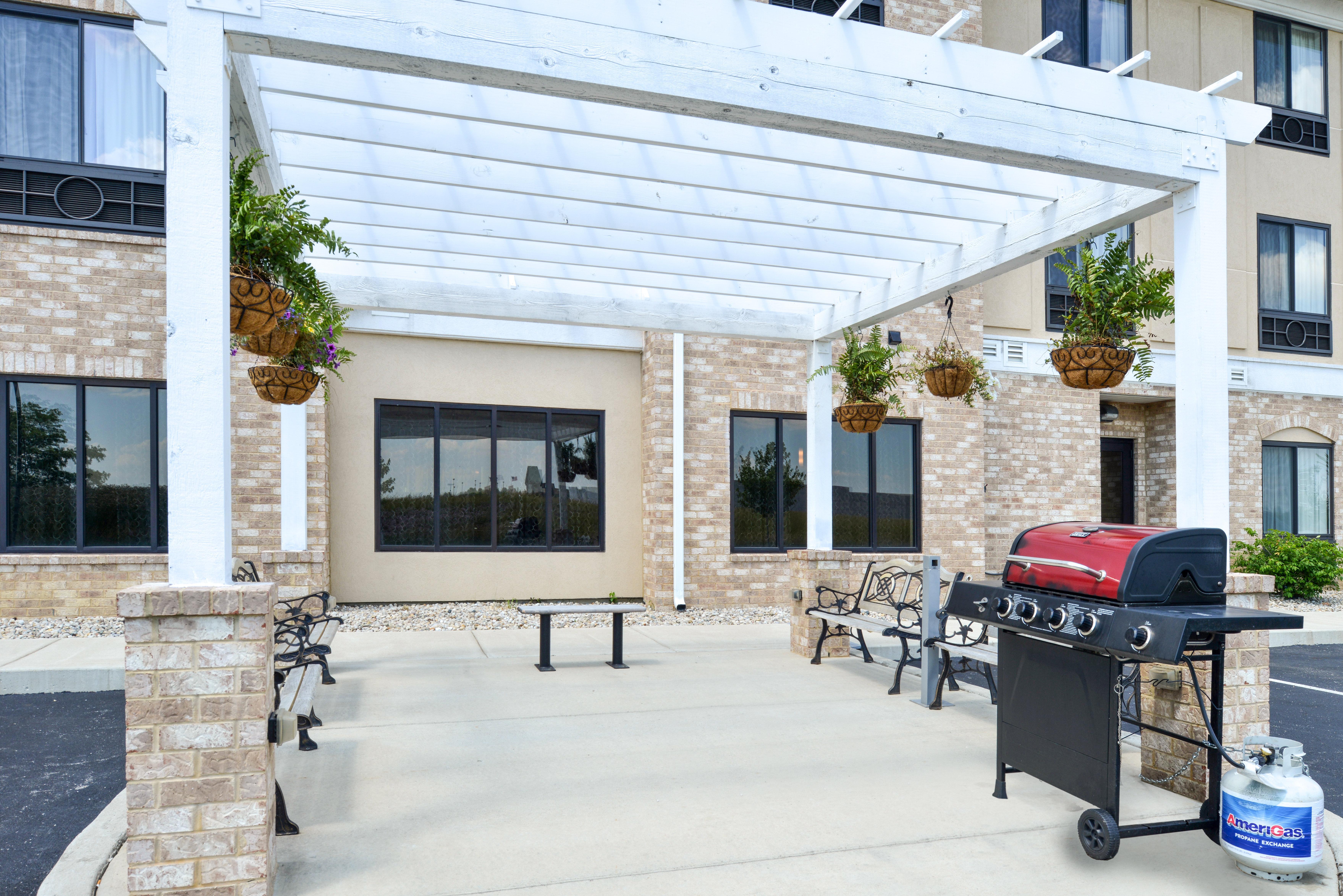 Holiday Inn Express & Suites Greenfield By Ihg Eksteriør billede