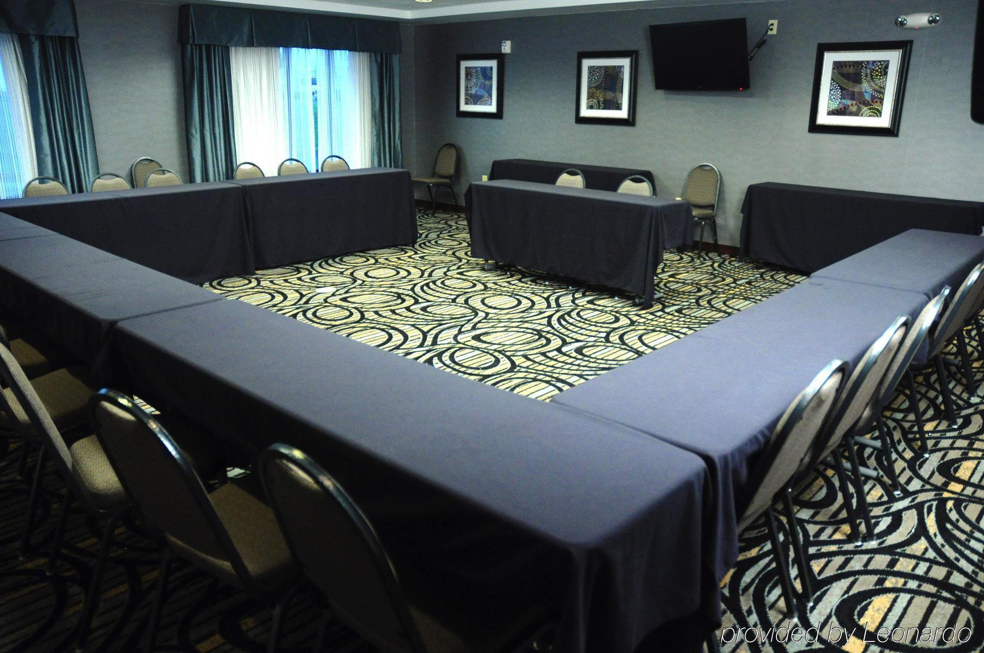 Holiday Inn Express & Suites Greenfield By Ihg Eksteriør billede