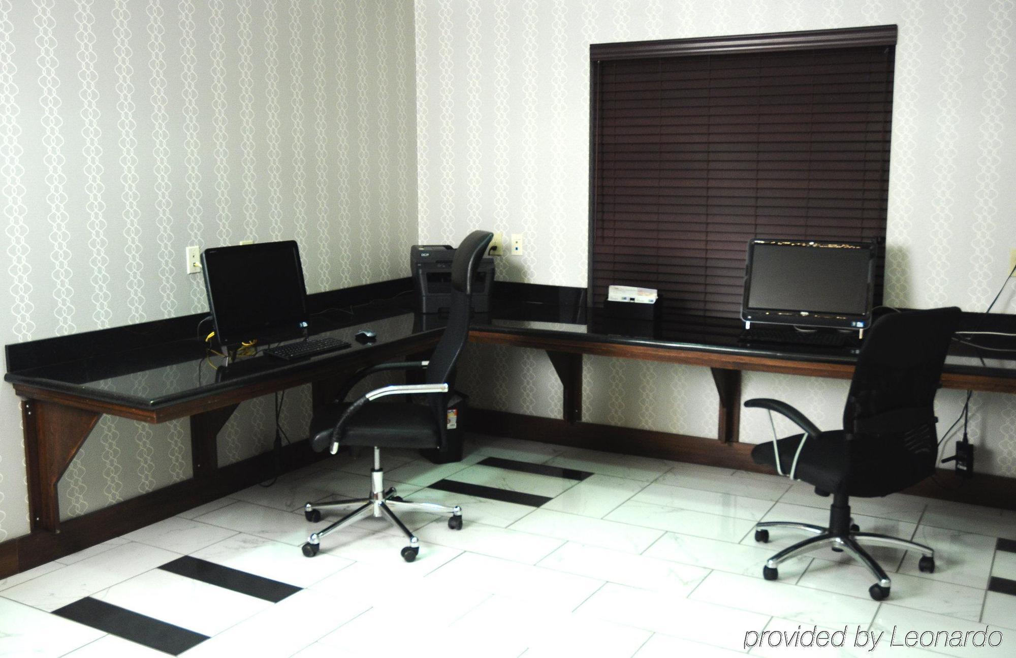 Holiday Inn Express & Suites Greenfield By Ihg Eksteriør billede