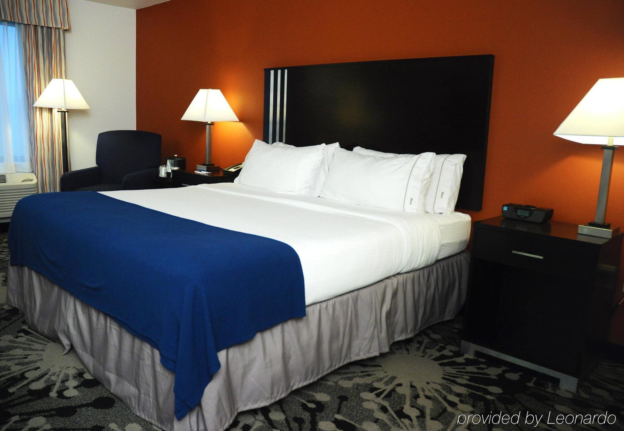 Holiday Inn Express & Suites Greenfield By Ihg Eksteriør billede