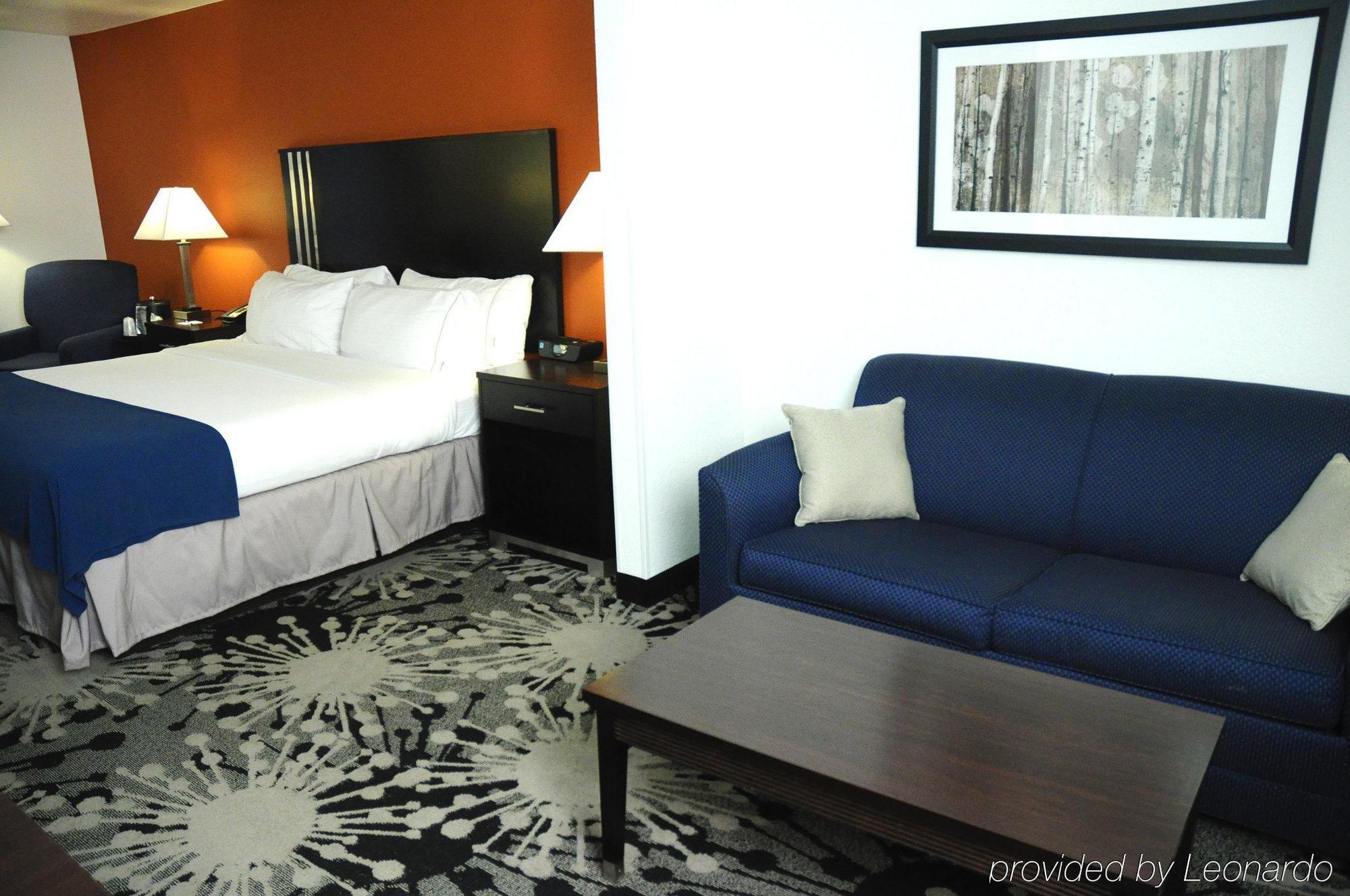 Holiday Inn Express & Suites Greenfield By Ihg Eksteriør billede