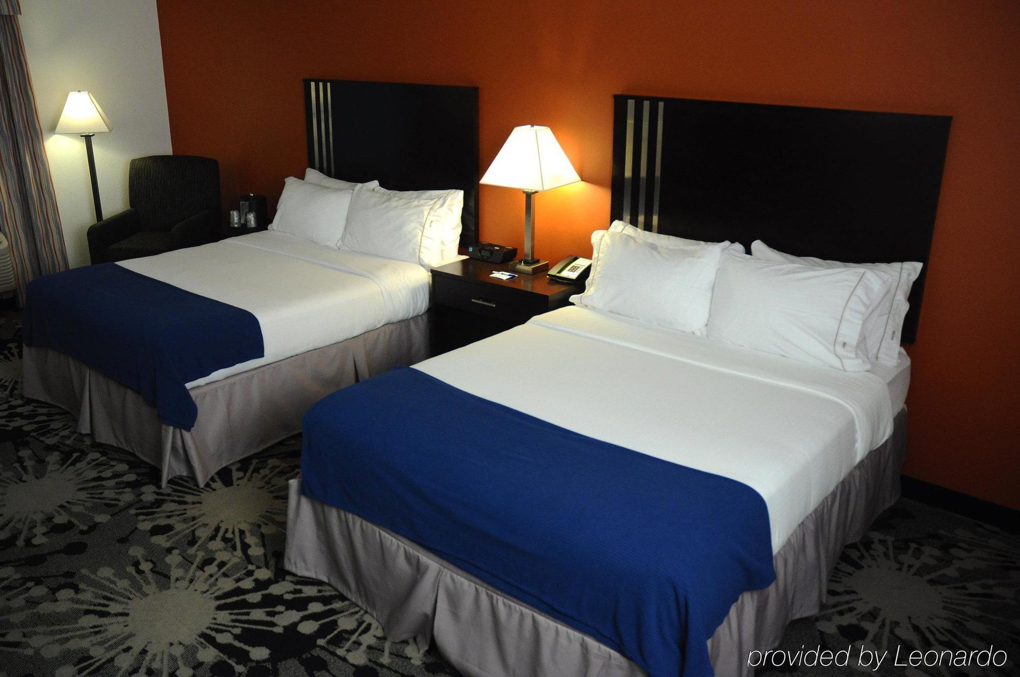 Holiday Inn Express & Suites Greenfield By Ihg Eksteriør billede