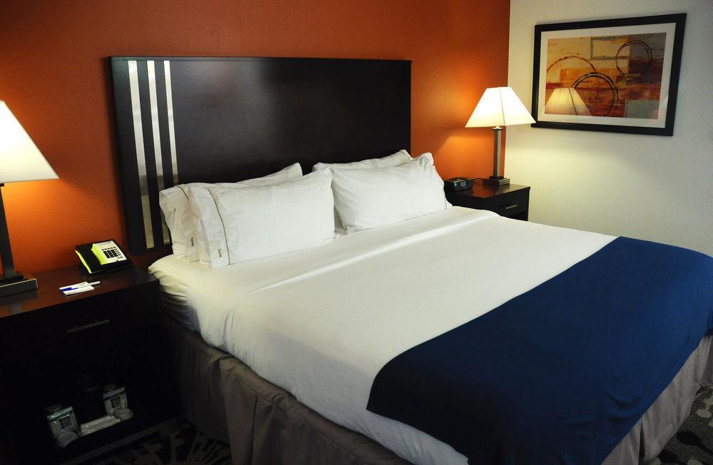 Holiday Inn Express & Suites Greenfield By Ihg Eksteriør billede