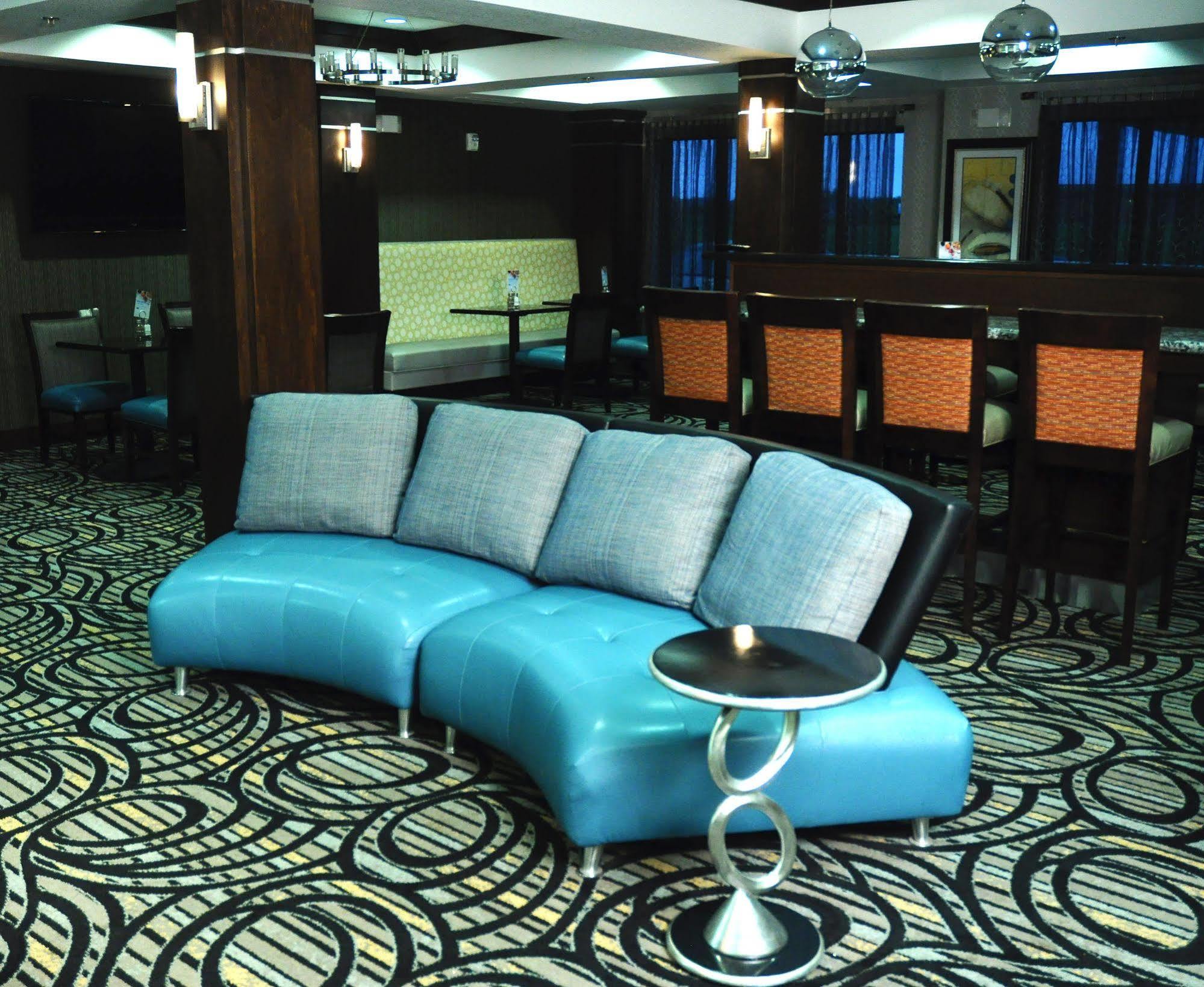 Holiday Inn Express & Suites Greenfield By Ihg Eksteriør billede