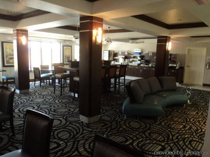 Holiday Inn Express & Suites Greenfield By Ihg Eksteriør billede