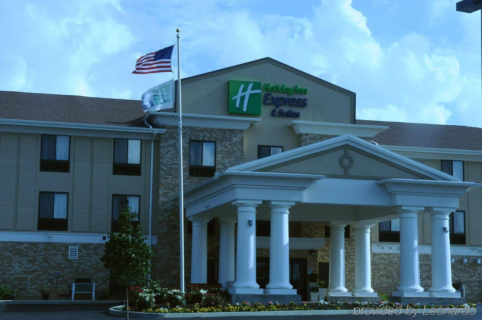 Holiday Inn Express & Suites Greenfield By Ihg Eksteriør billede