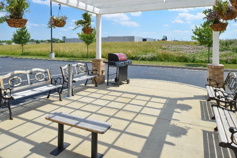 Holiday Inn Express & Suites Greenfield By Ihg Eksteriør billede