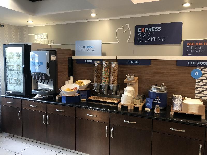 Holiday Inn Express & Suites Greenfield By Ihg Eksteriør billede